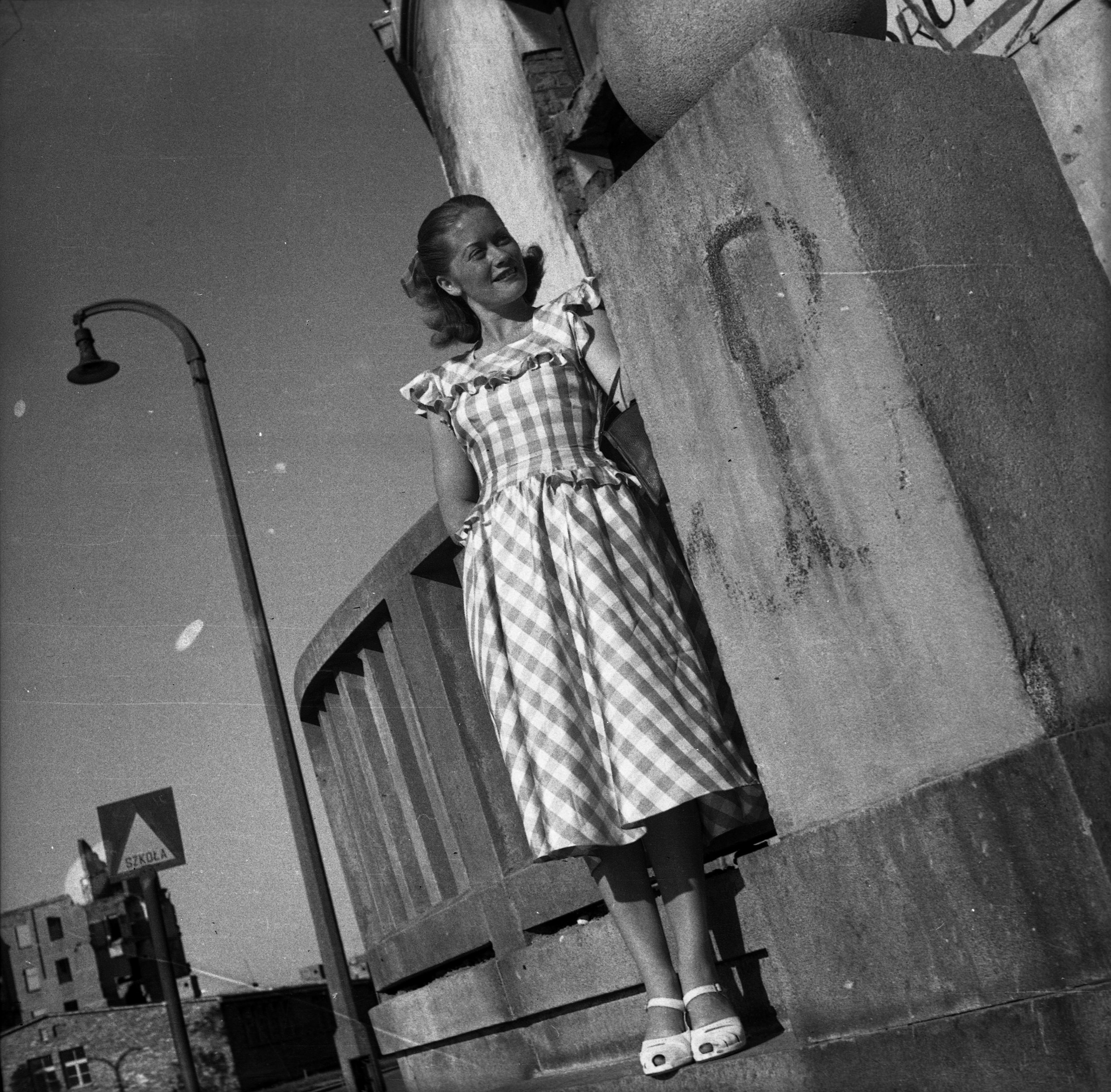 Negatywy autorstwa Edwarda Dziewońskiego z lat 1945-46, źródło: MPW