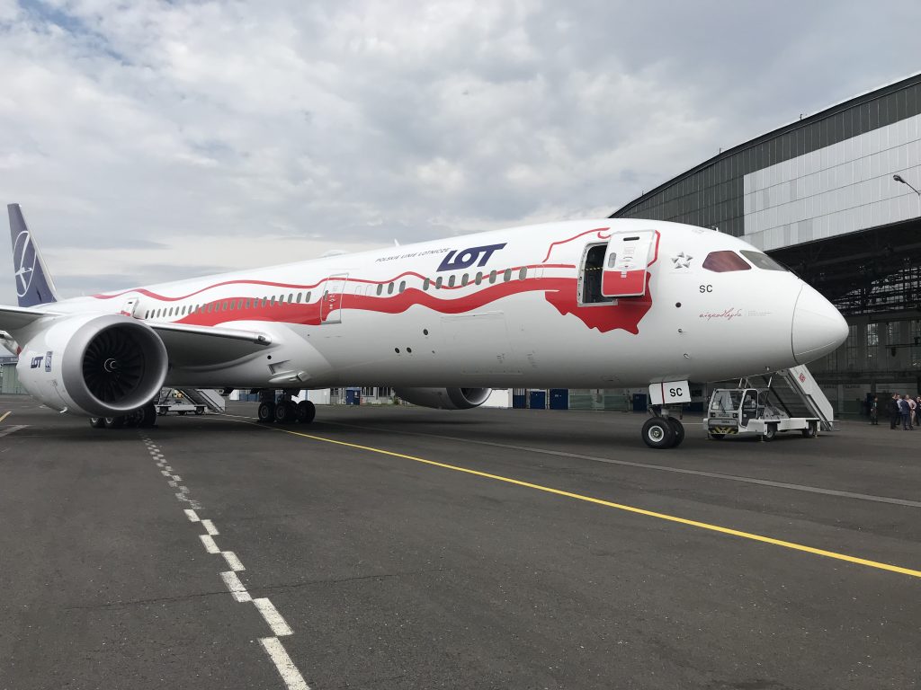 samolot na płycie bioska