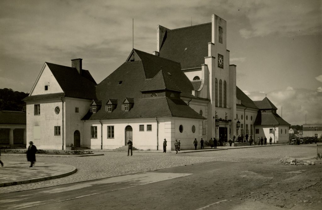 Dworzec w Gdyni w 1926 r., Fot. Henryk Poddębski, Biblioteka Narodowa w Warszawie