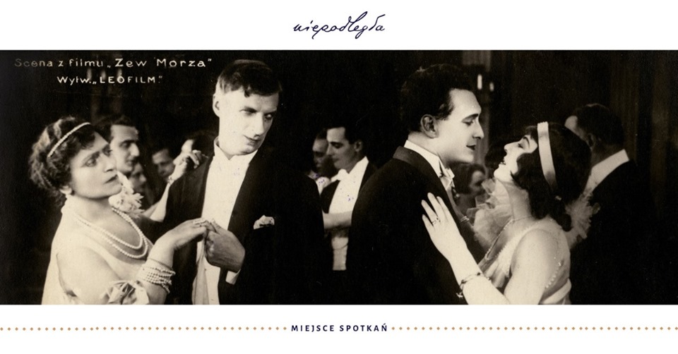 baner z kadrem z czarno-białego filmu z dwoma tańcącymi parami