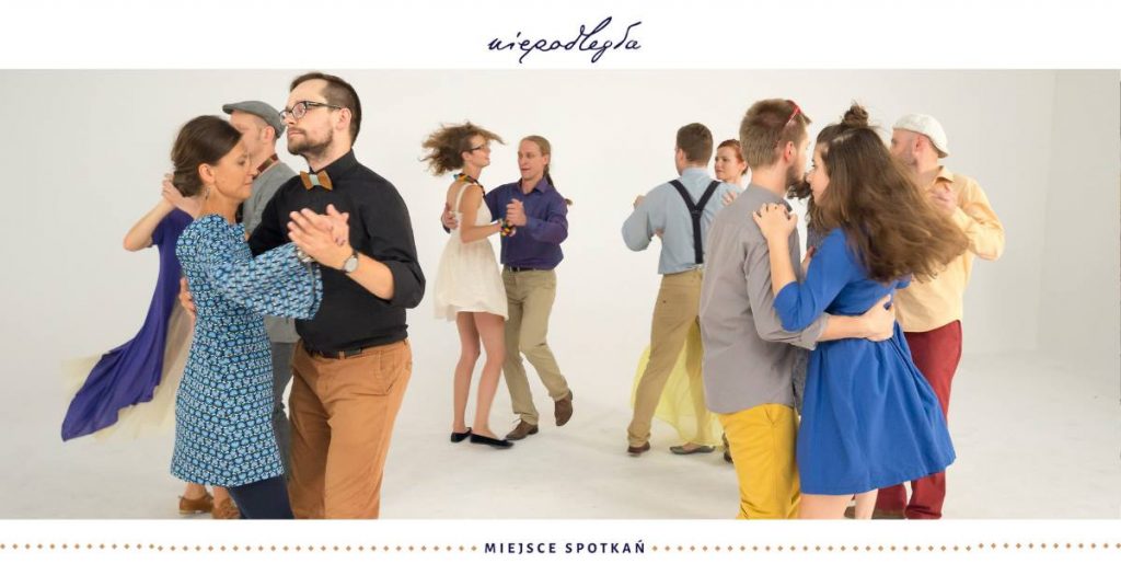 baner z czterema tańczącymi parami