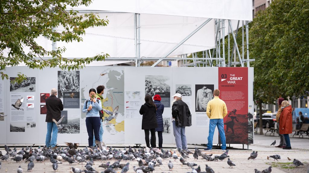 zdjęcie wystawy plenerowej