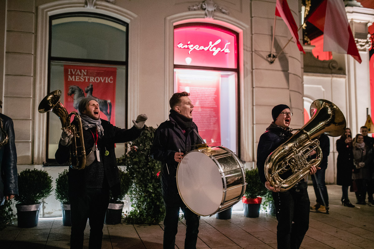 muzycy grający na ulicy