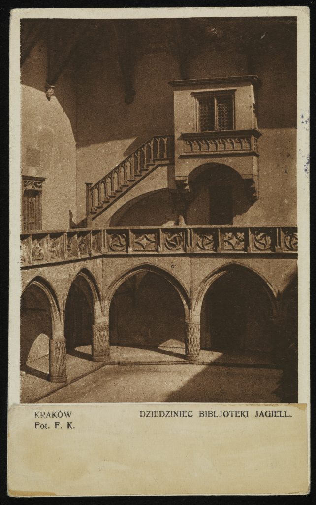 pocztówka z dziedzińcem