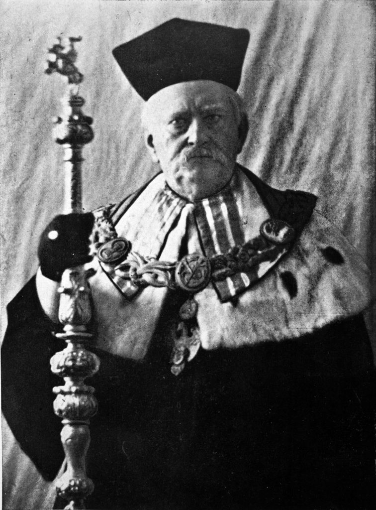 fotografia portetowa parczewskiego w stroju rektora