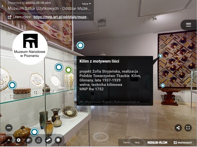 screen z jednej z sal wystawowych z opisanym obiektem