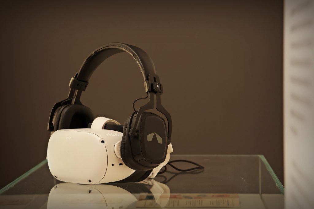 gogle vr ze słuchawkami