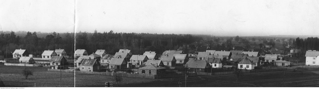 widok panoramiczny z lotu ptaka na osiedle domków